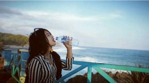 Sebetulnya Manusia itu hanya membutuhkan sesuatu yang Terbatas ( Actually, humans only need something Limited )